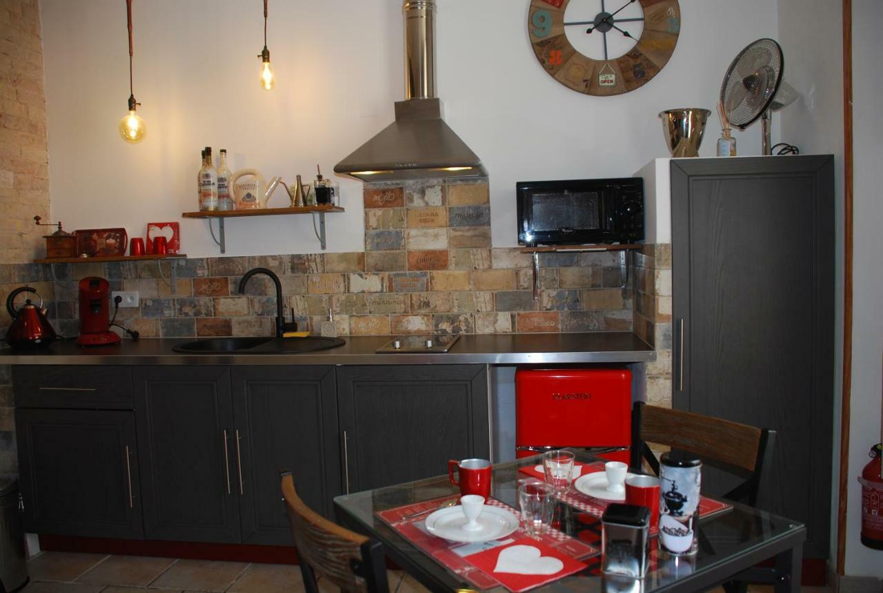 Les Lofts Bed & Breakfast L'Isle-sur-la-Sorgue Exterior photo
